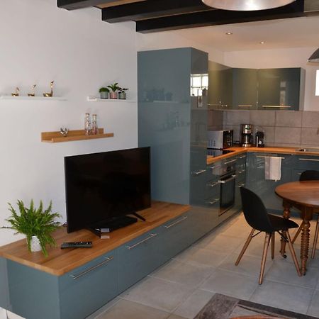 Bleautiful "Alienor" Charmant Appartement Avec Terrasse Fontainebleau Exterior photo